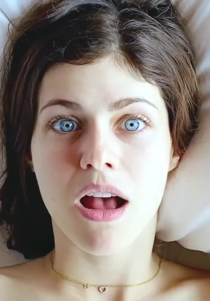 A Close-Up Look at Alexandra Daddario - Interesting on Aviaclip
