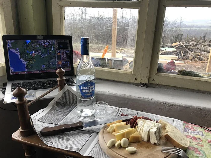 A Classic Gaming Setup Featuring Heroes of Might and Magic III