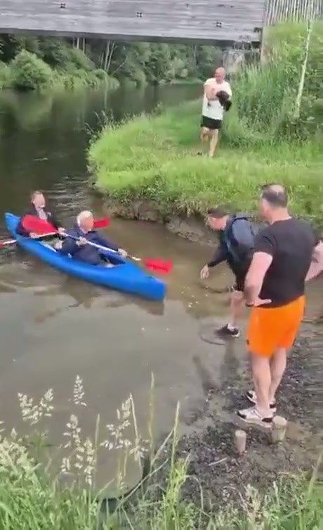 Friends Send Kayakers Off Without Paddles