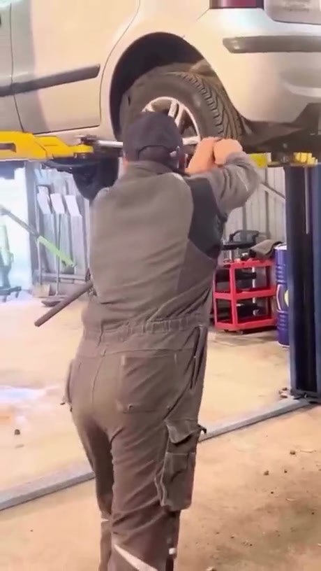 A Compilation of Automotive Repair Fails and Mishaps