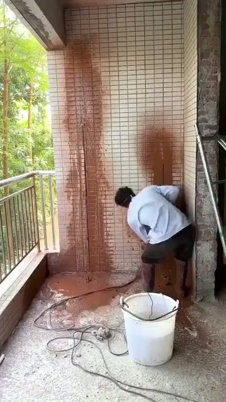 Worker Has a Dangerous Close Call with a Power Saw
