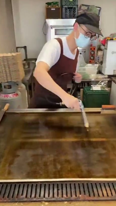 Chef Uses Specialized Tool to Create Intricate Plaid-Patterned Batter