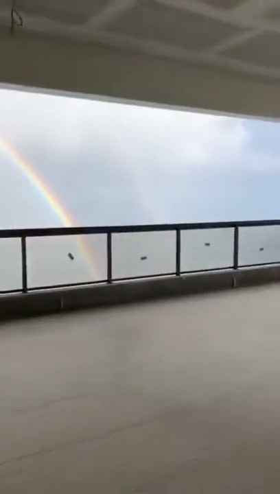 For all those people who have never seen a complete rainbow (no homo) - GIF