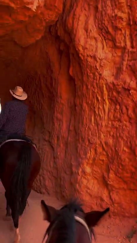 Horseback Riding Through the Hoodoos of Bryce Canyon