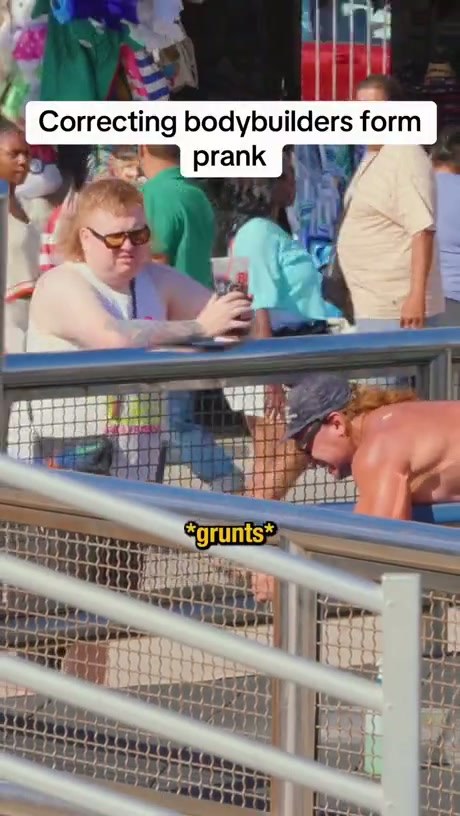 Gym Goer Confronted Over Workout Form