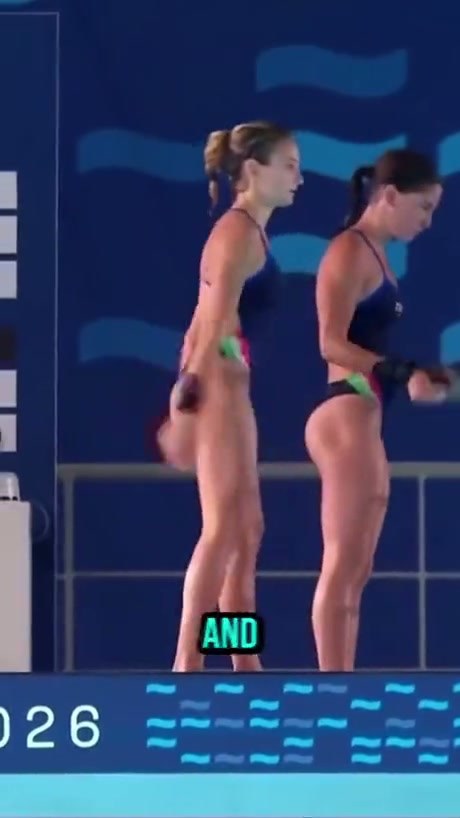 Italian Synchronized Divers Compete at European Aquatics Championships