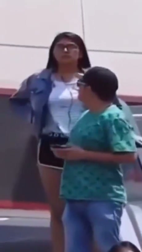 Doesn't look familiar - Video